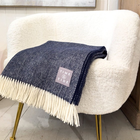 Lambswool Herringbone Throw - Navy