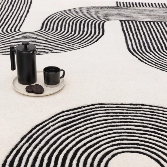 Minimalist Monochrome Curves Rug - 160x230cm