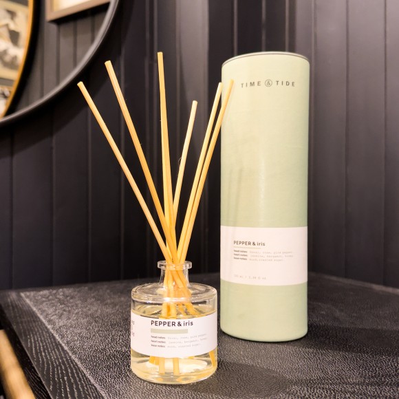 Aurora Collection 100ml Diffuser - Pepper & Iris