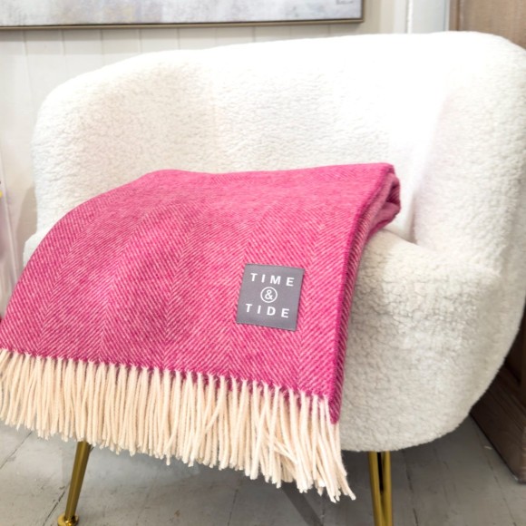 Shetland Wool Herringbone Throw - Fuschia