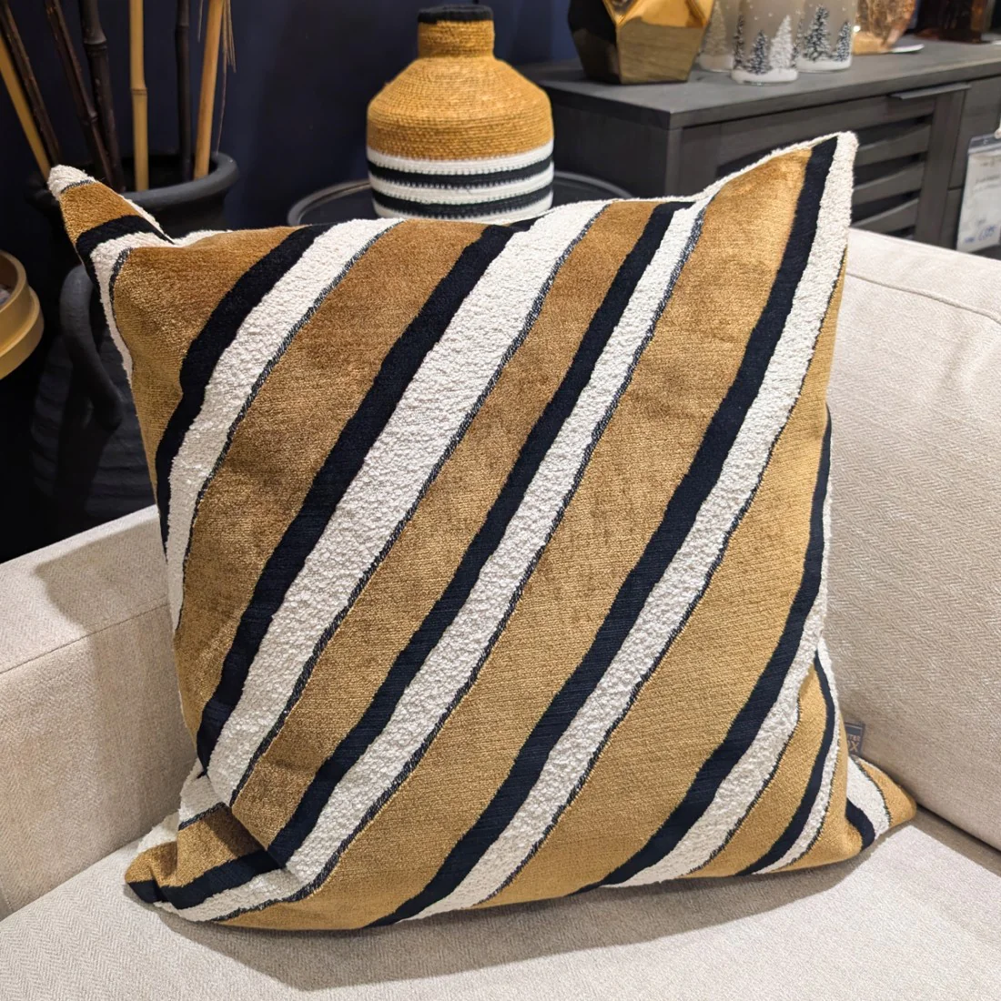 Luxe cushions hotsell