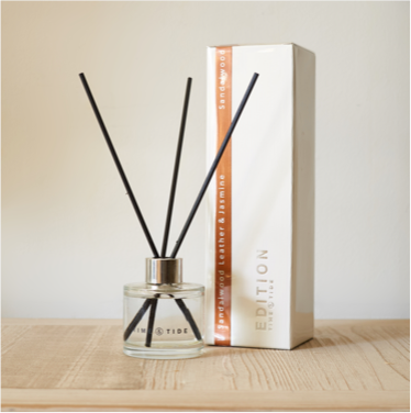 fragranced reed diffuser with box